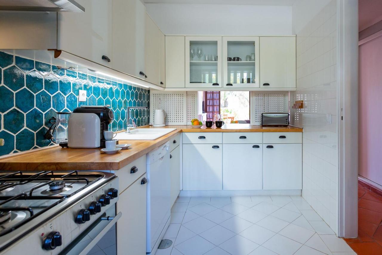 Gorgeous 2Bdr Apartment W/Patio & Pool By Lovelystay ヴィラモウラ エクステリア 写真